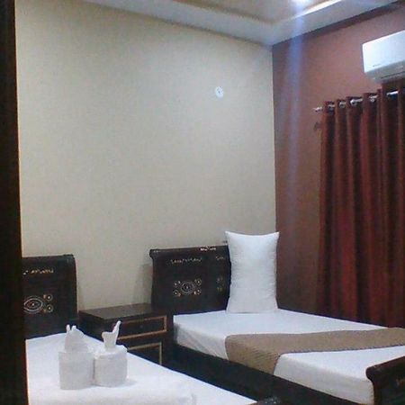 Red Roof Hotel Sahiwal Exterior foto