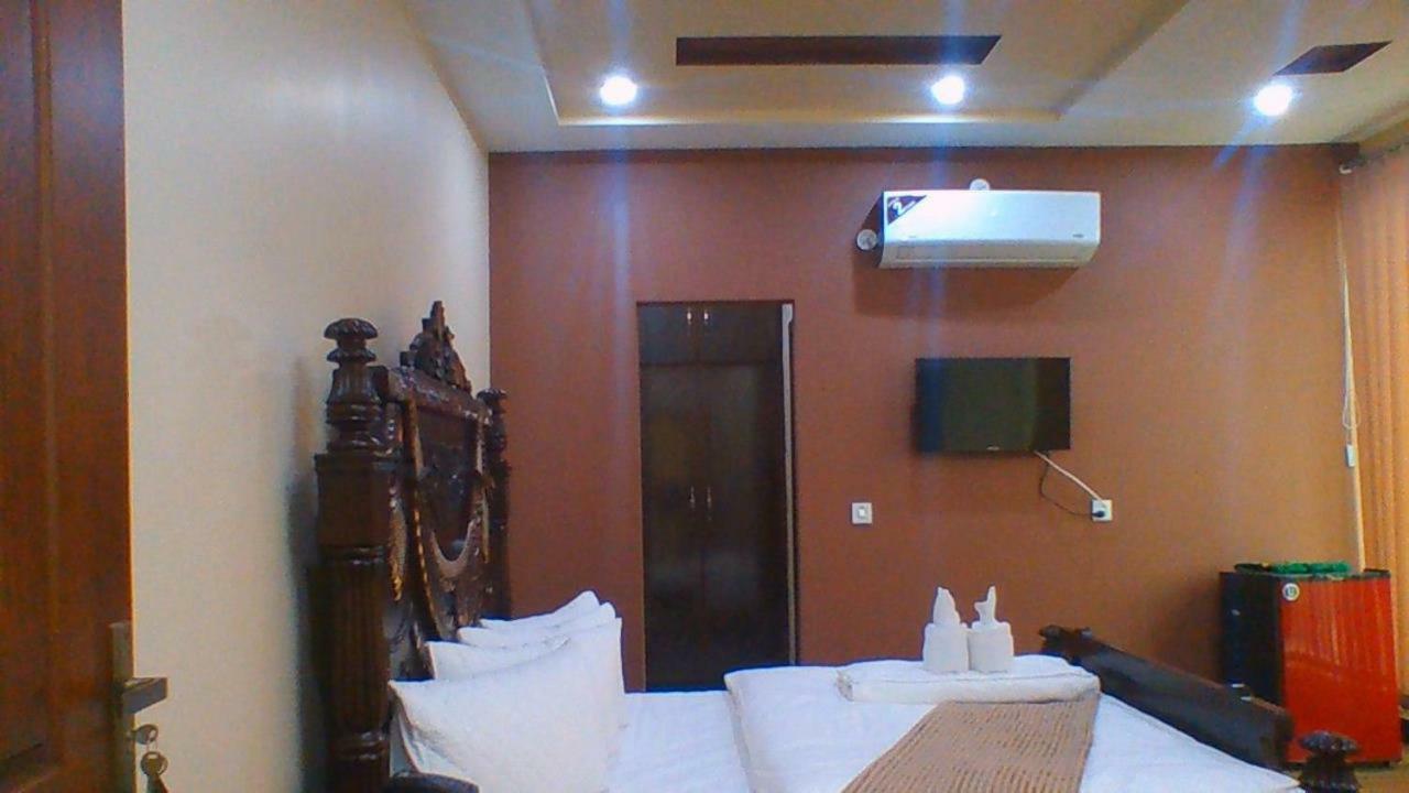 Red Roof Hotel Sahiwal Exterior foto