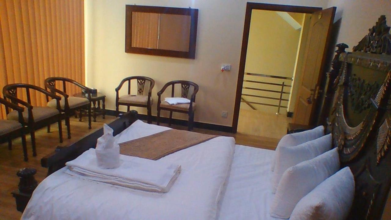 Red Roof Hotel Sahiwal Exterior foto